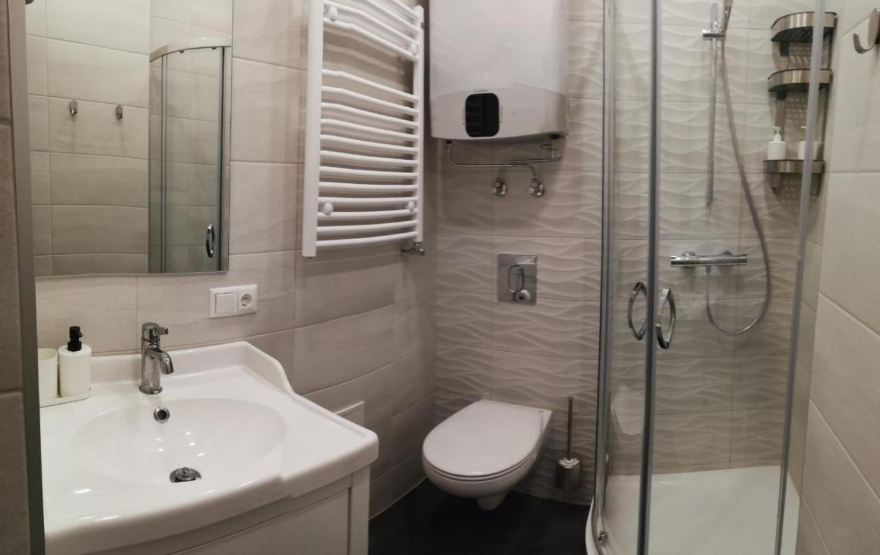 Historic With Wooden Floors In The Hearth Of Old-town