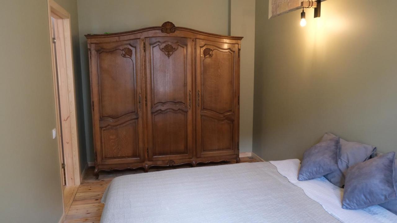 Historic With Wooden Floors In The Hearth Of Old-town