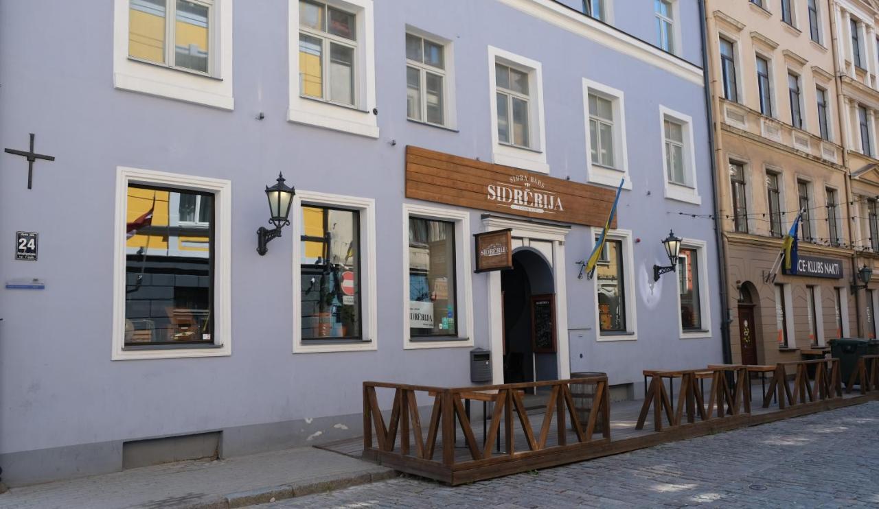 Historic With Wooden Floors In The Hearth Of Old-town *