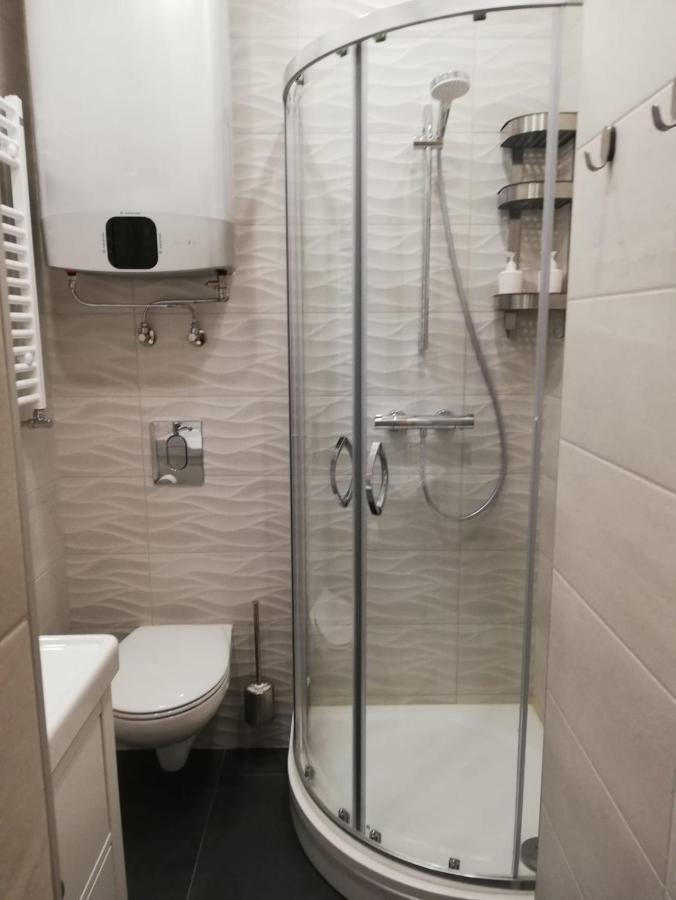 Historic With Wooden Floors In The Hearth Of Old-town Huoneisto *