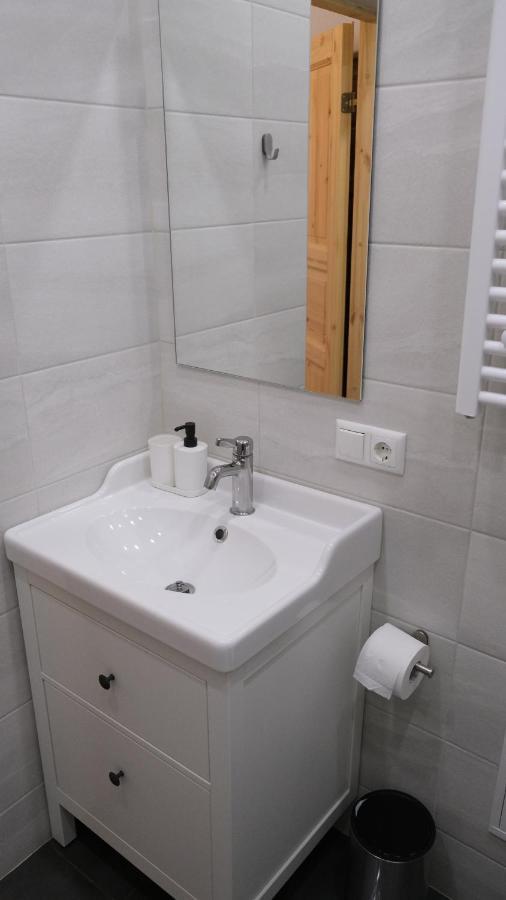 Historic With Wooden Floors In The Hearth Of Old-town Huoneisto *